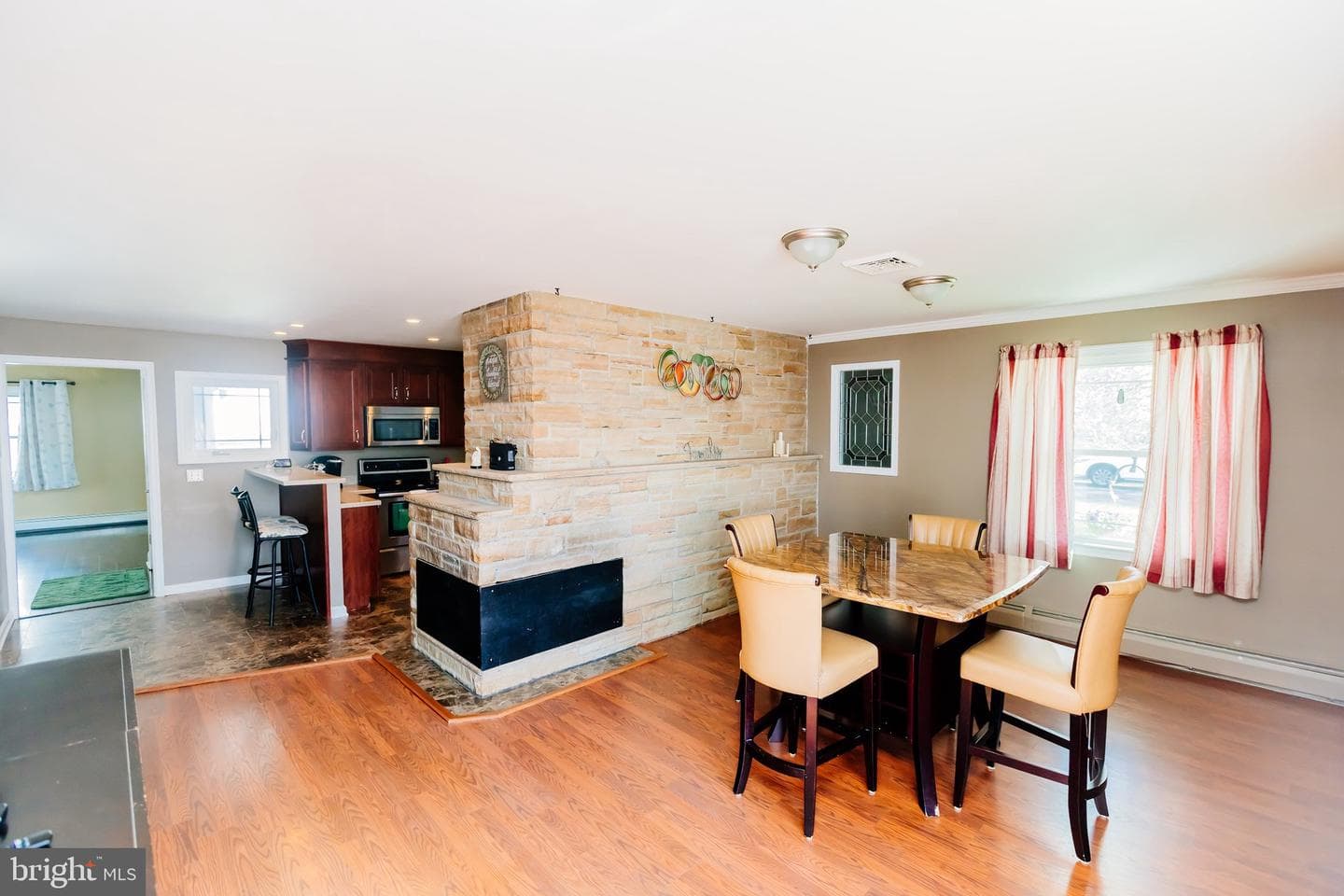 35 Mimosa Lane photo 14