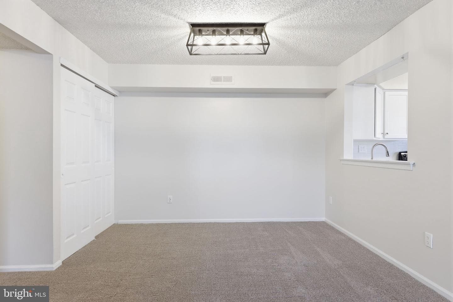 2014 Barry Court photo 10