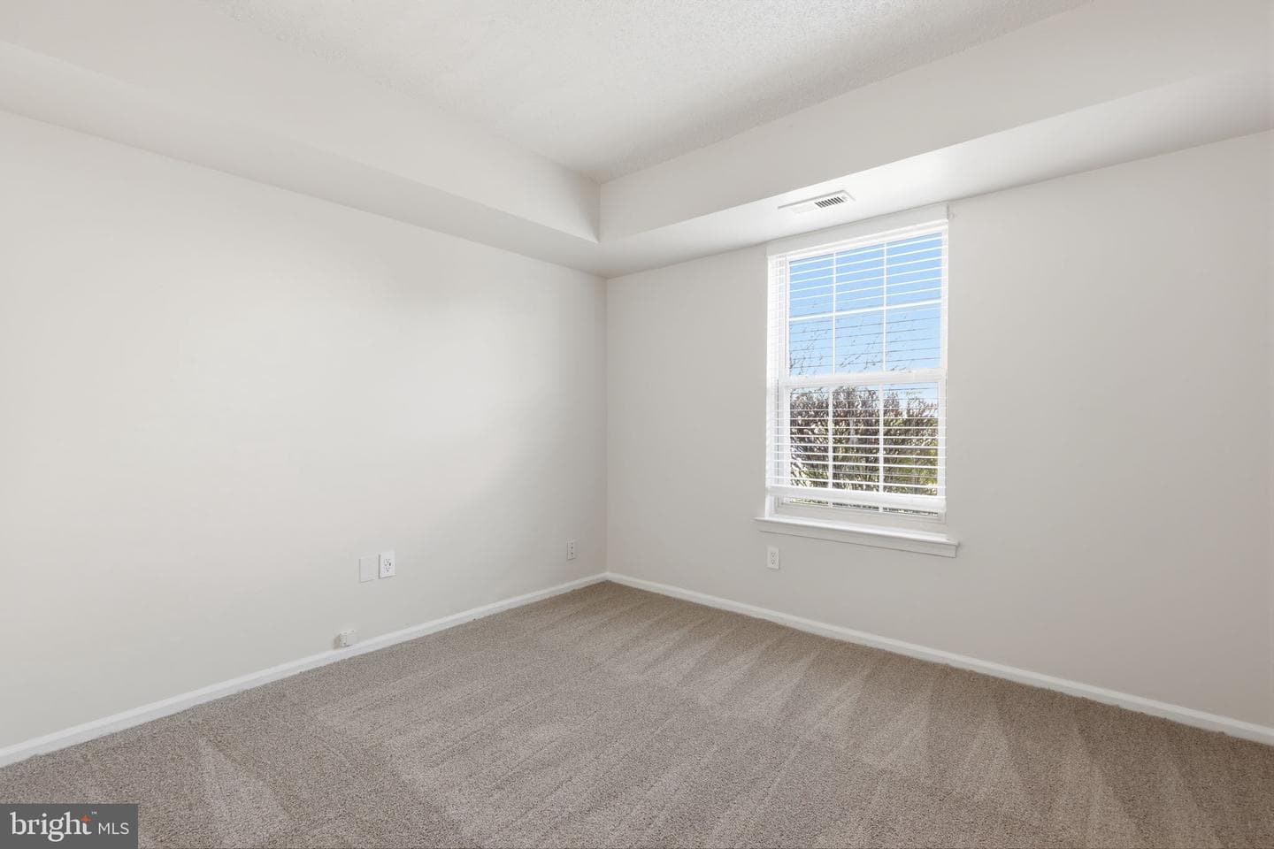 2014 Barry Court photo 13