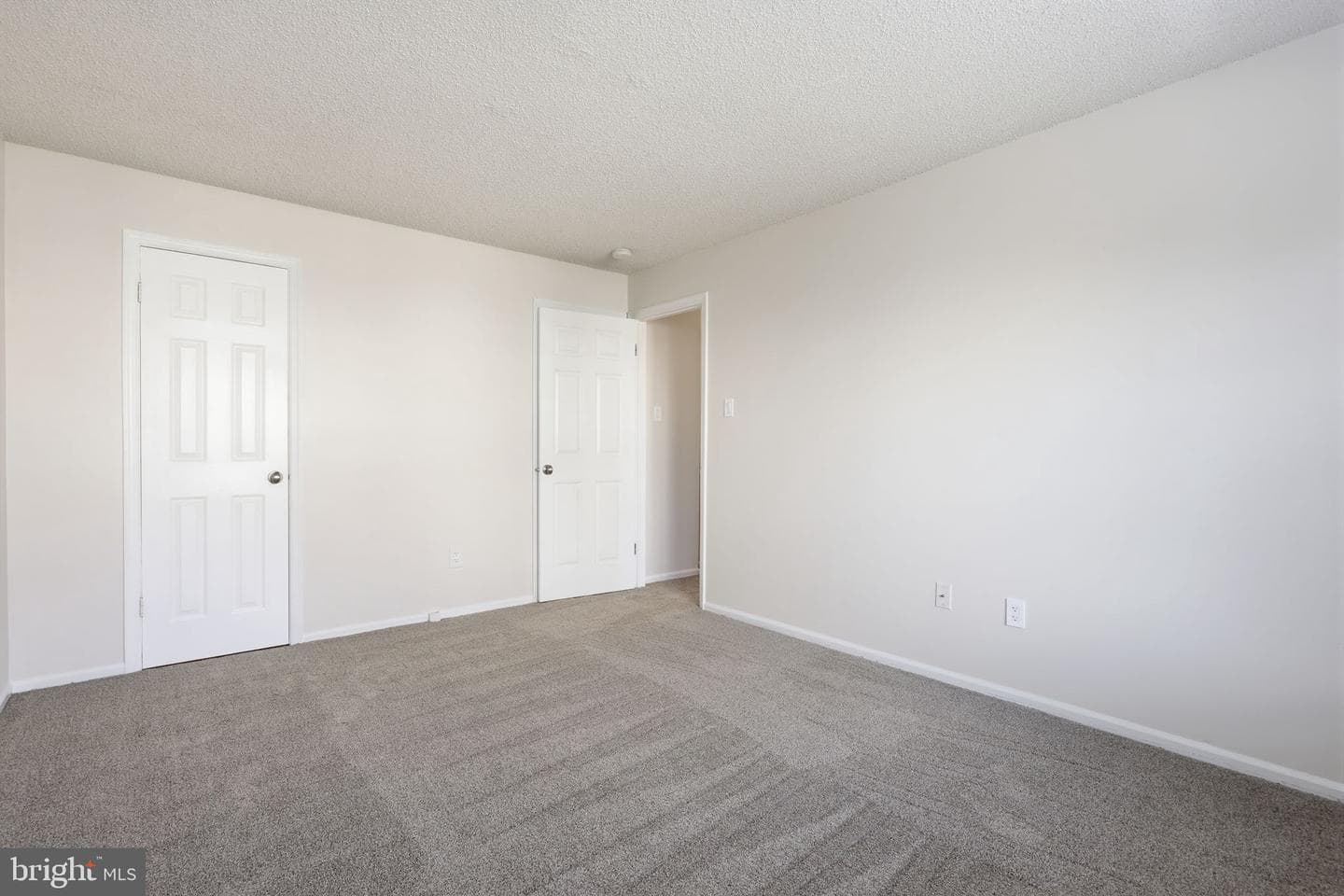 2014 Barry Court photo 15