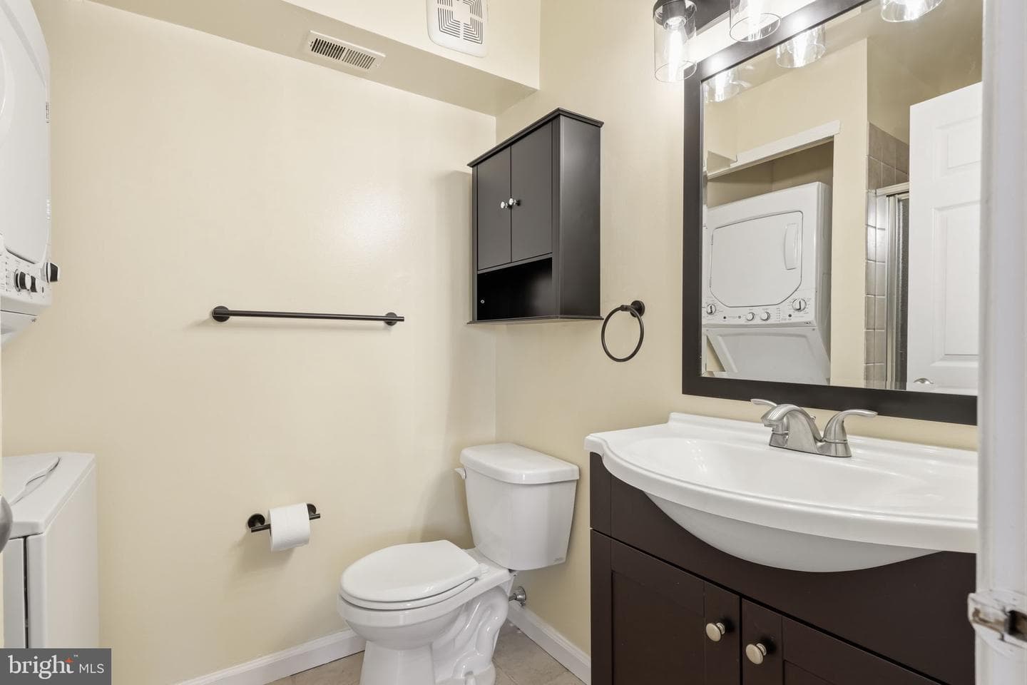 2014 Barry Court photo 17