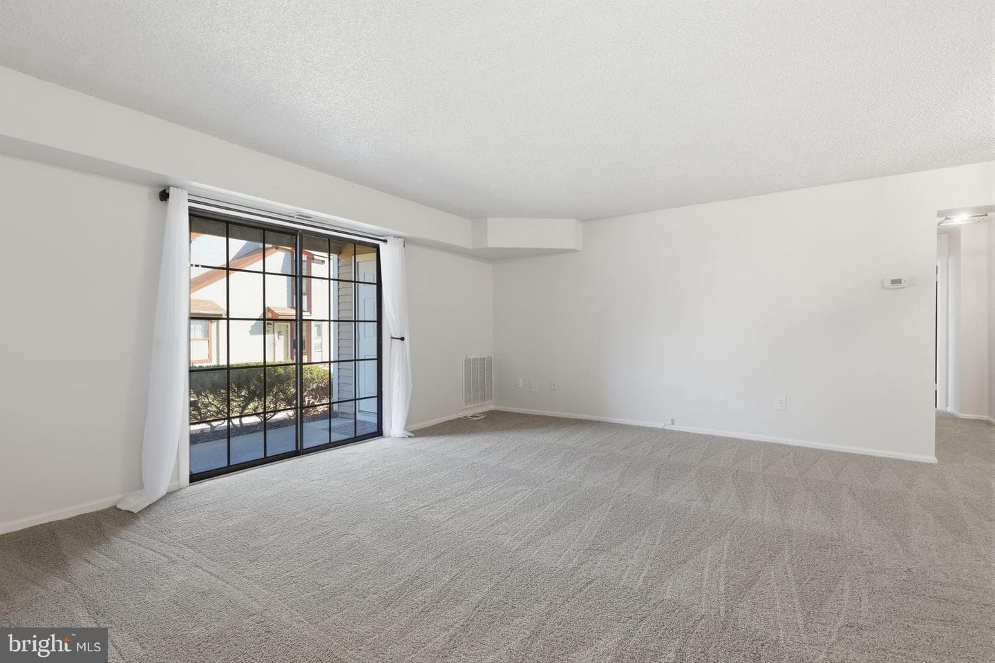 2014 Barry Court photo 2