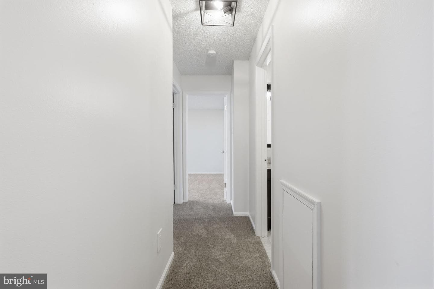 2014 Barry Court photo 20
