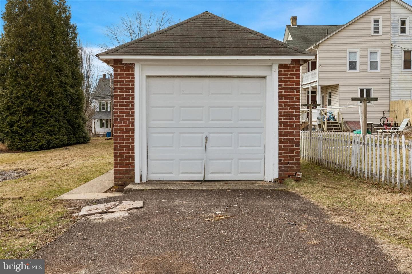 407 Lawn Avenue photo 24