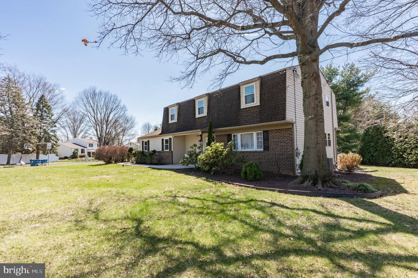 28 W Hillcrest Avenue photo 6