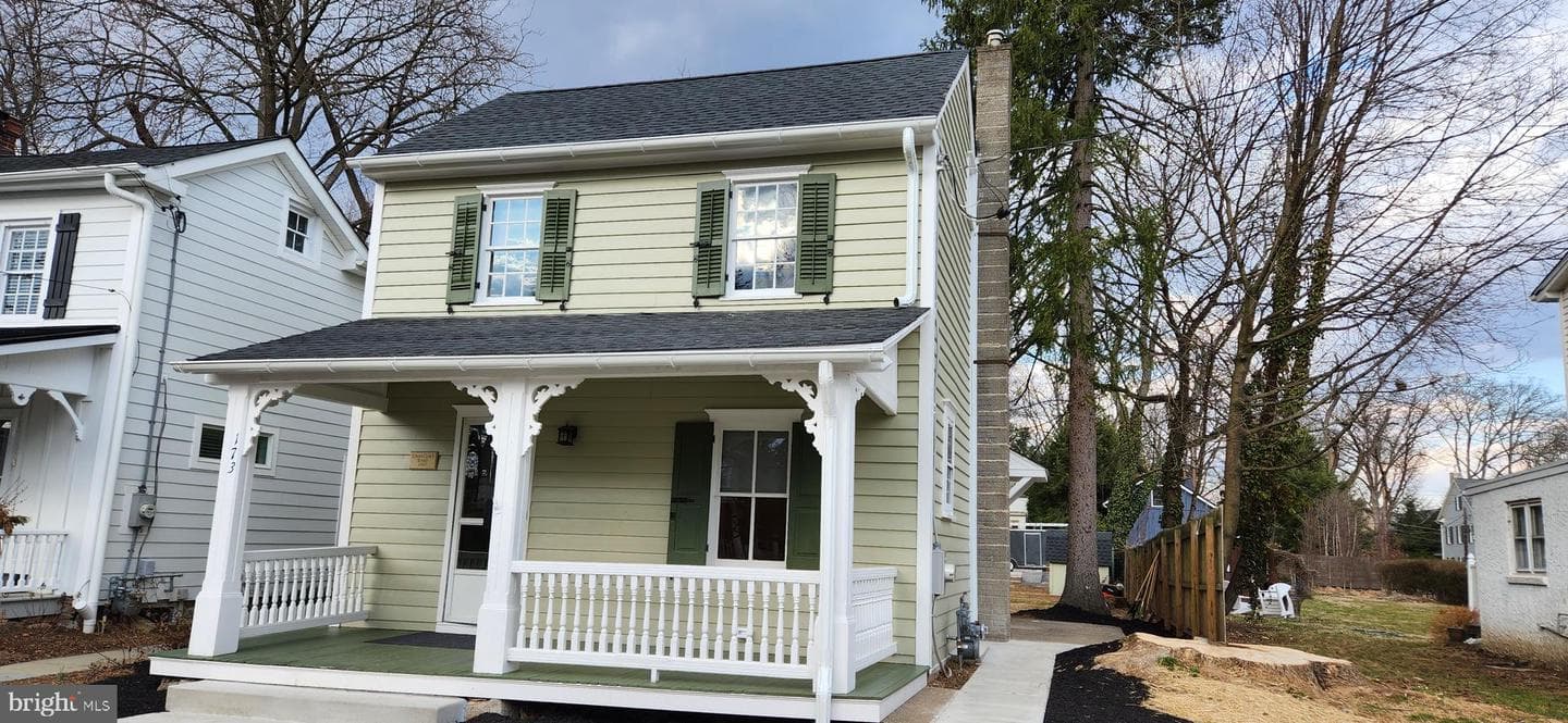 173 Washington Street photo 3