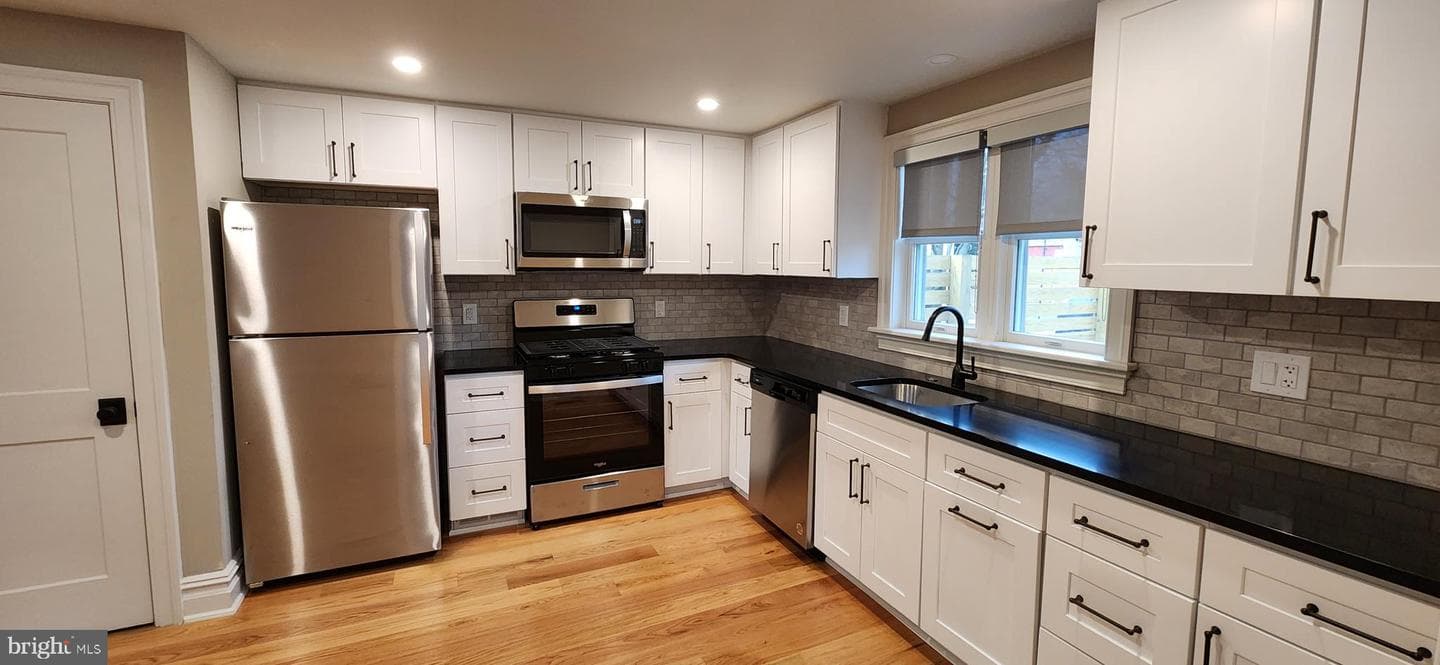 173 Washington Street photo 9