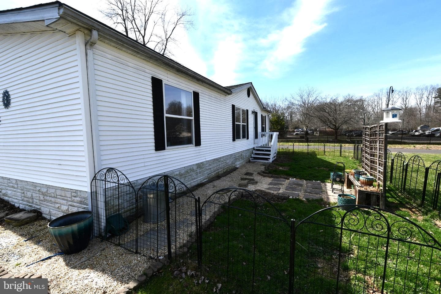 45 Maple Drive photo 2