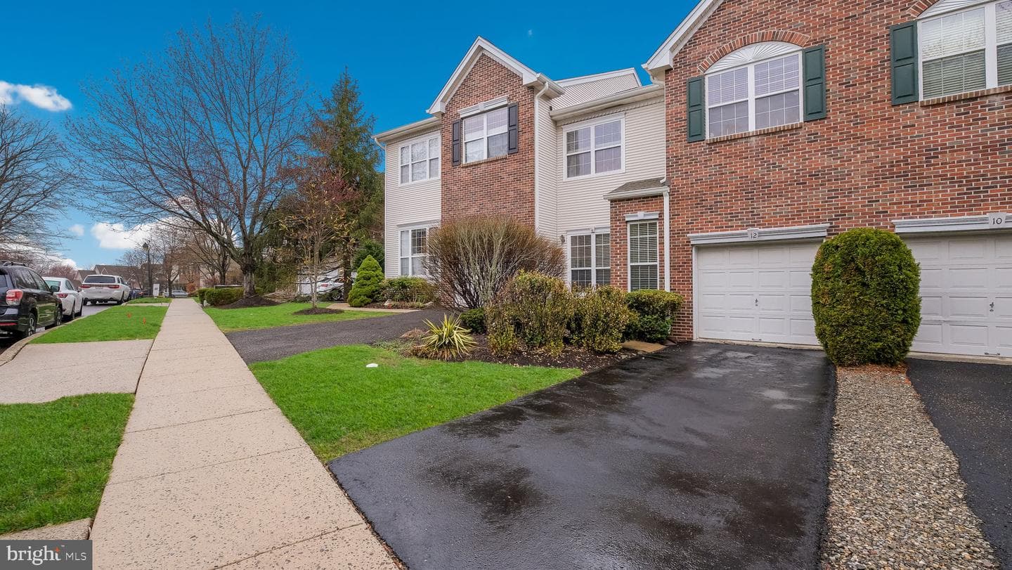 12 Heritage Hills Drive photo 3