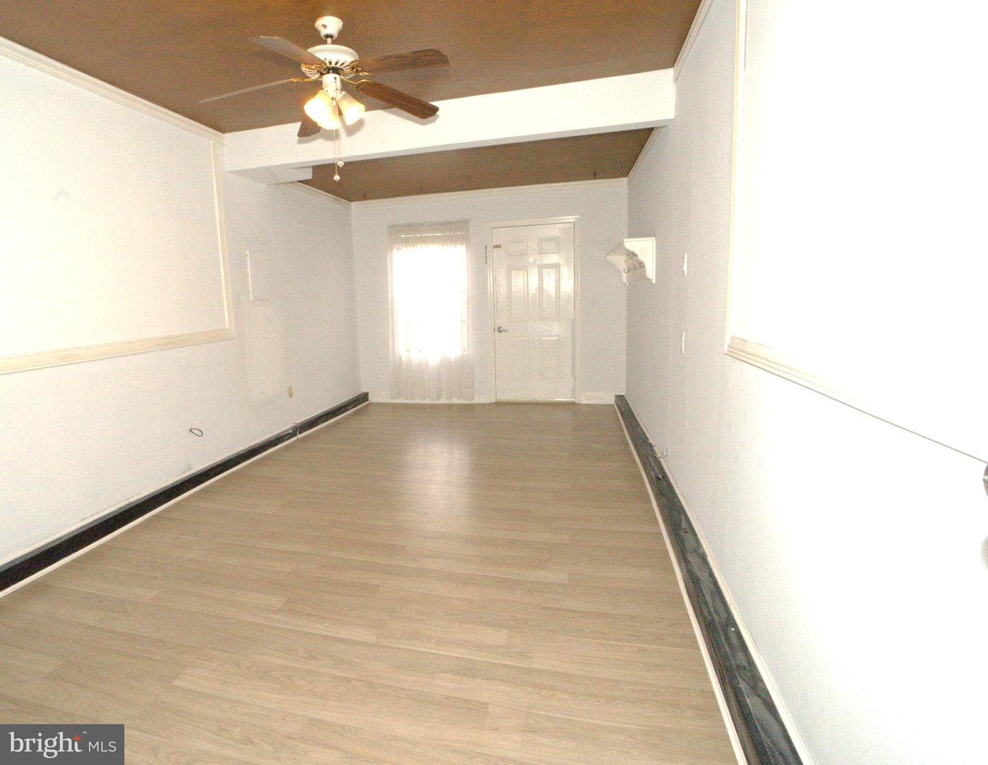 988 Baxter Avenue photo 15