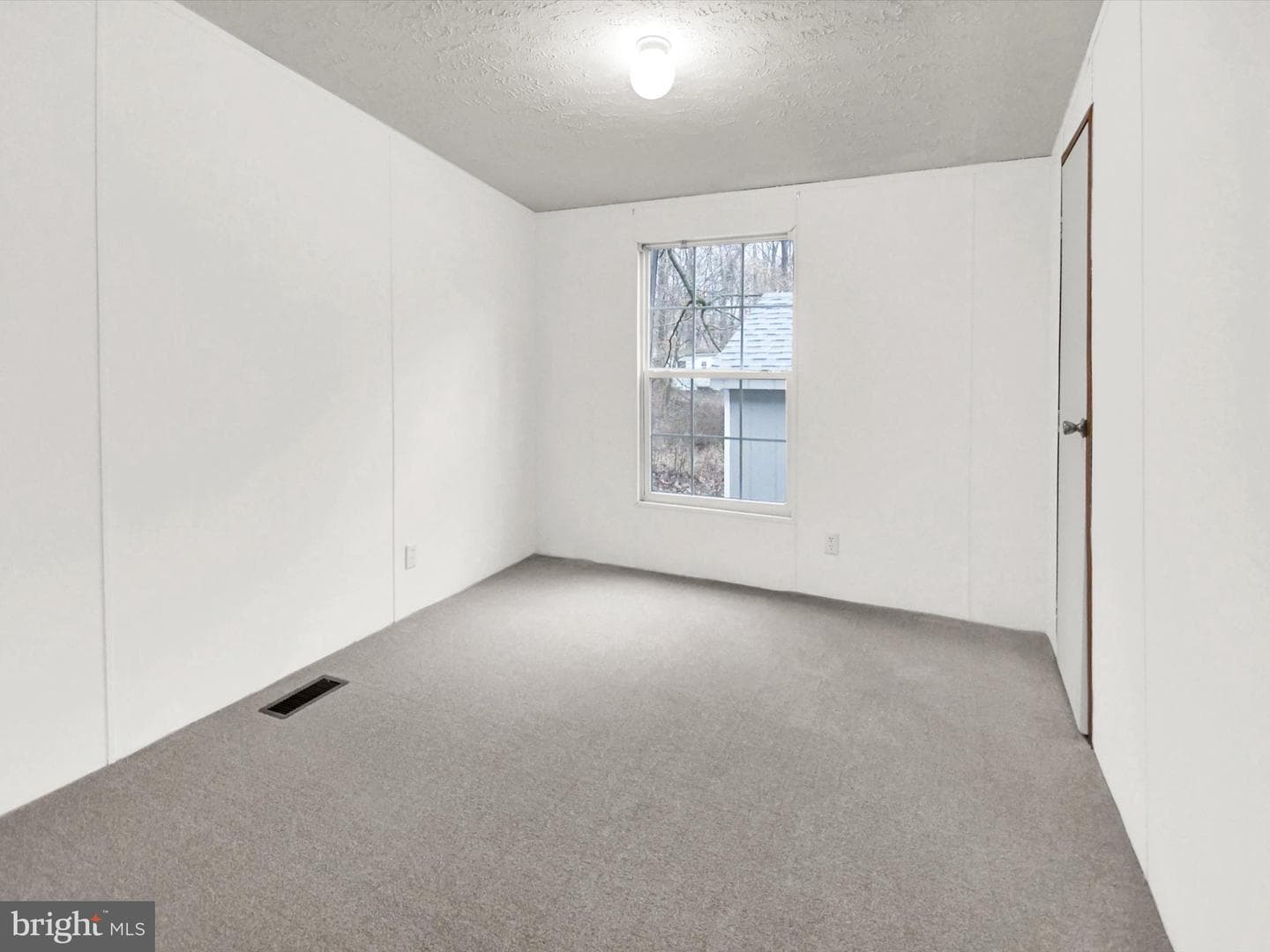 740 Lonely Cottage Road photo 17