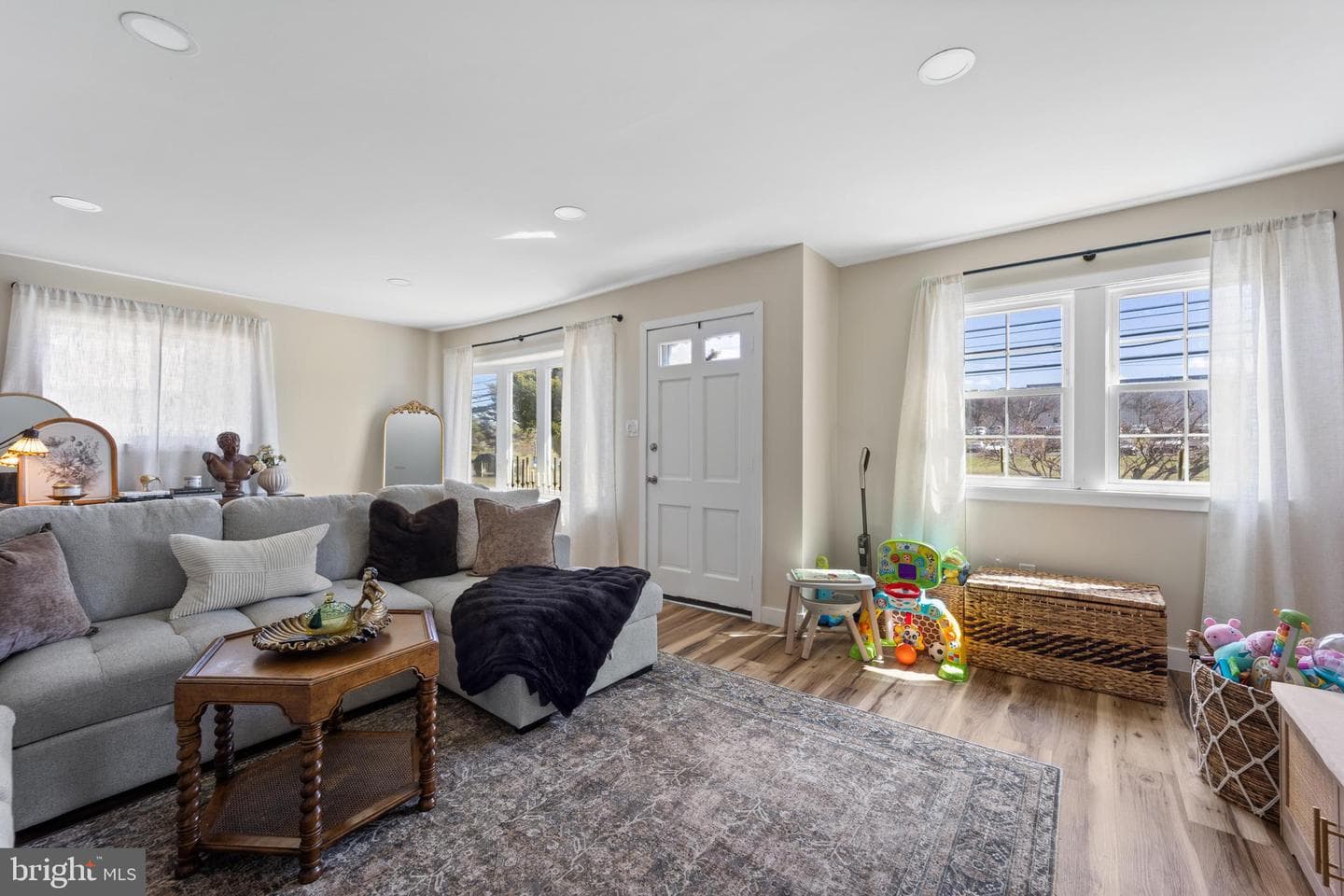 1012 Mearns Road photo 4