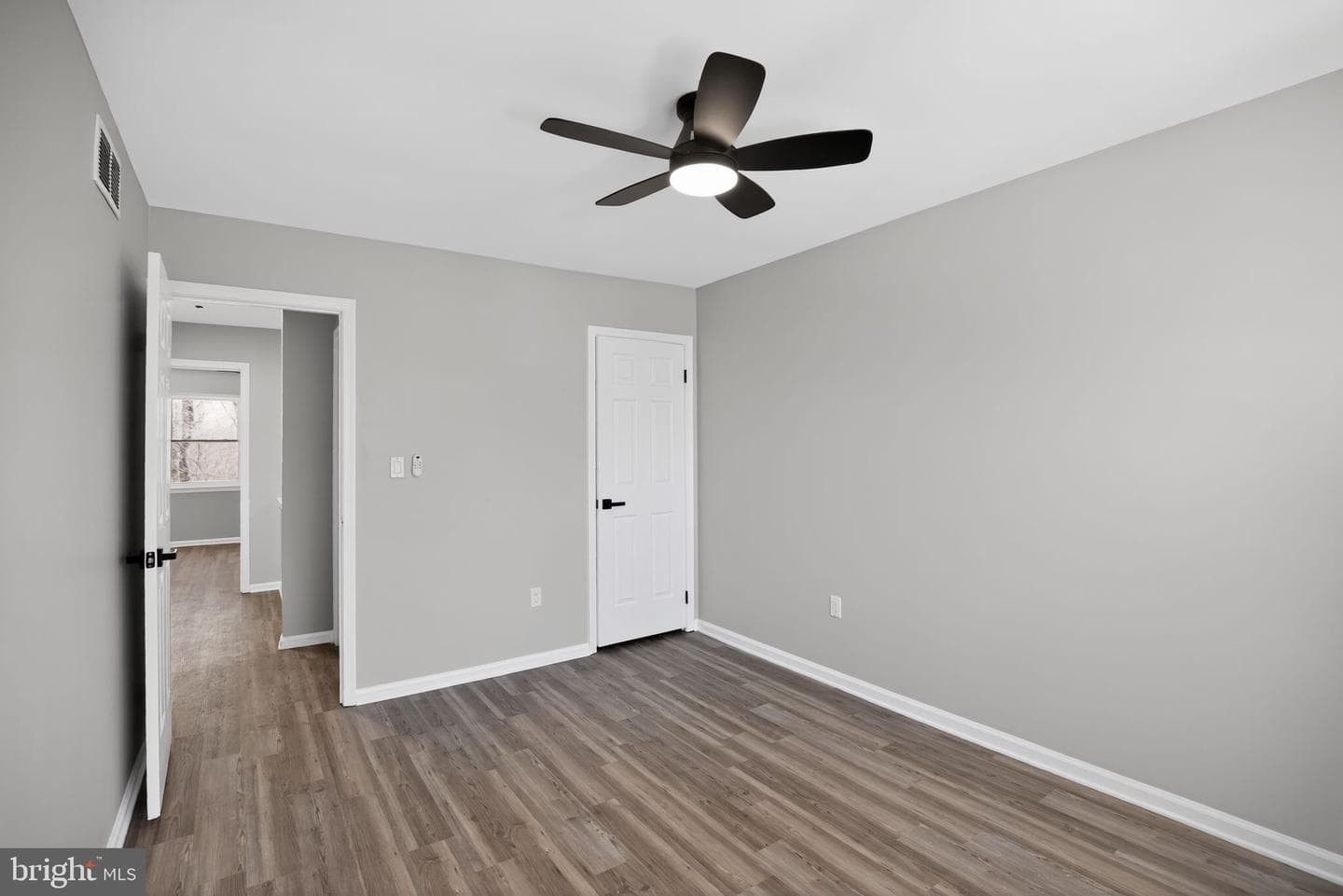 9 E Ridge Mews photo 20
