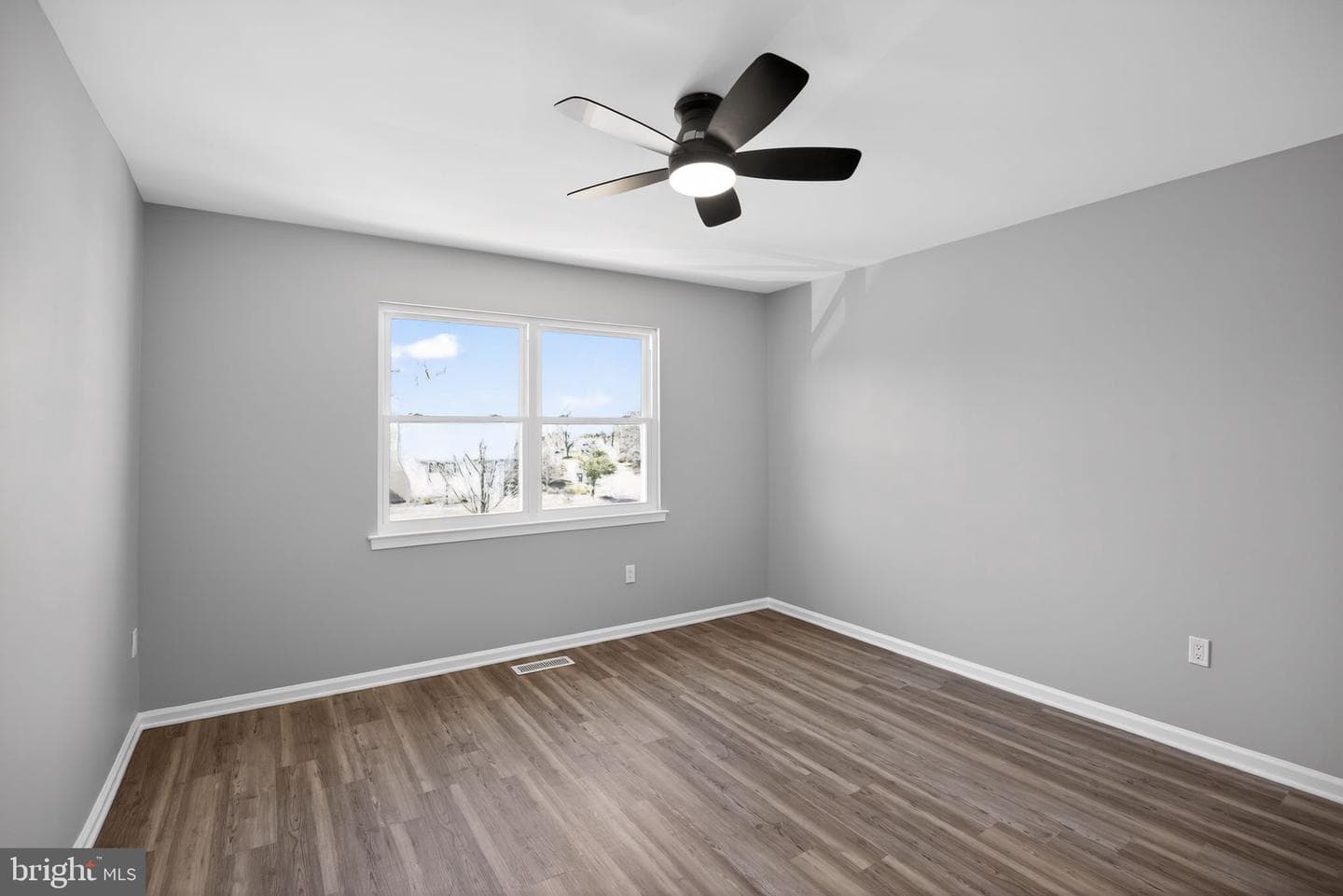 9 E Ridge Mews photo 21