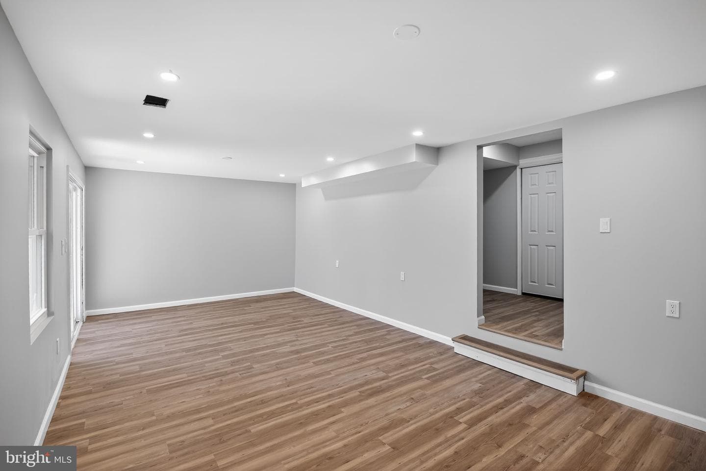 9 E Ridge Mews photo 26