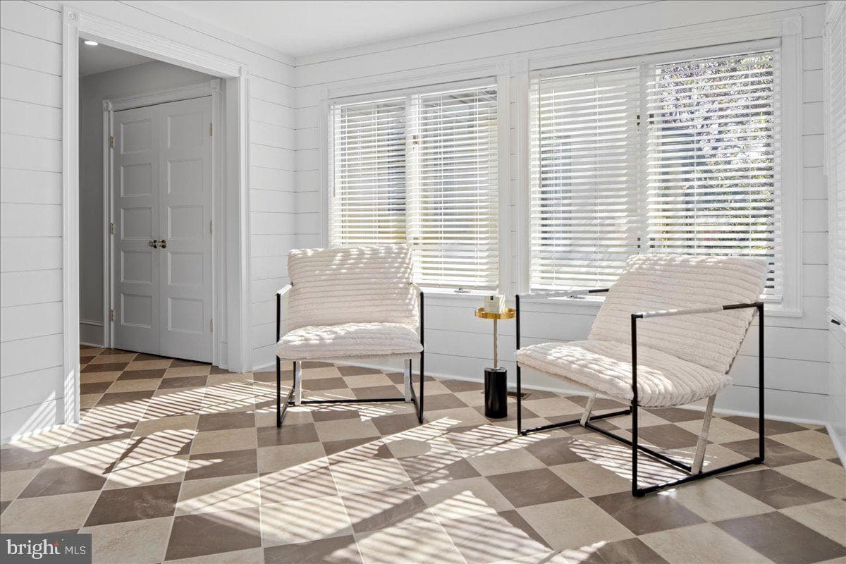 194 N Chancellor Street photo 29