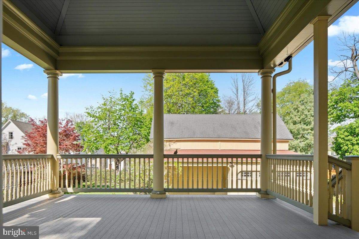194 N Chancellor Street photo 30