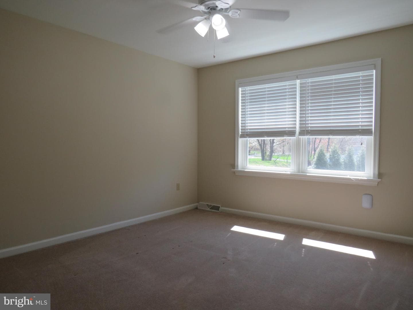 10 Spring Hill Lane photo 36