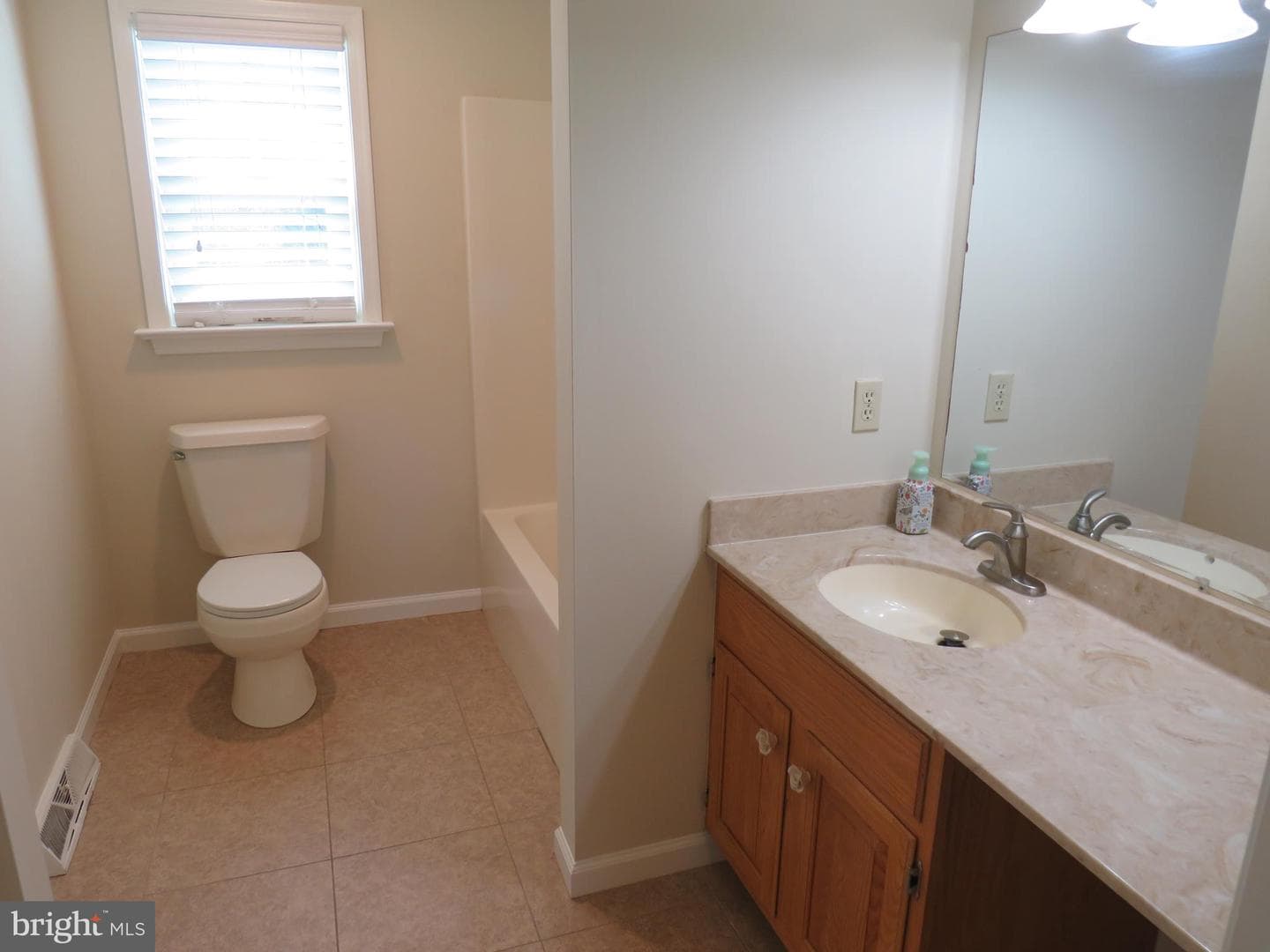 10 Spring Hill Lane photo 37