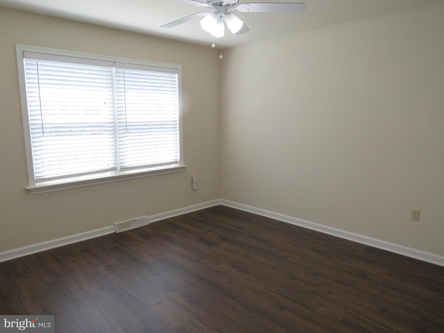 10 Spring Hill Lane photo 39