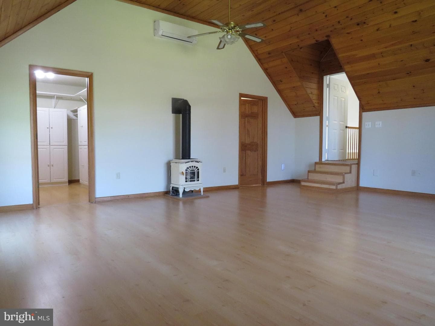 10 Spring Hill Lane photo 45