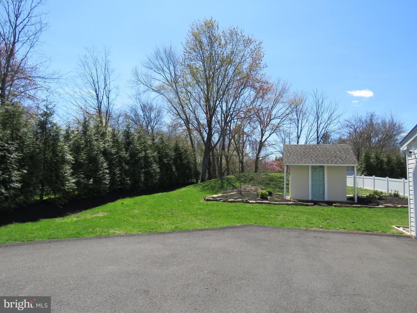10 Spring Hill Lane photo 75