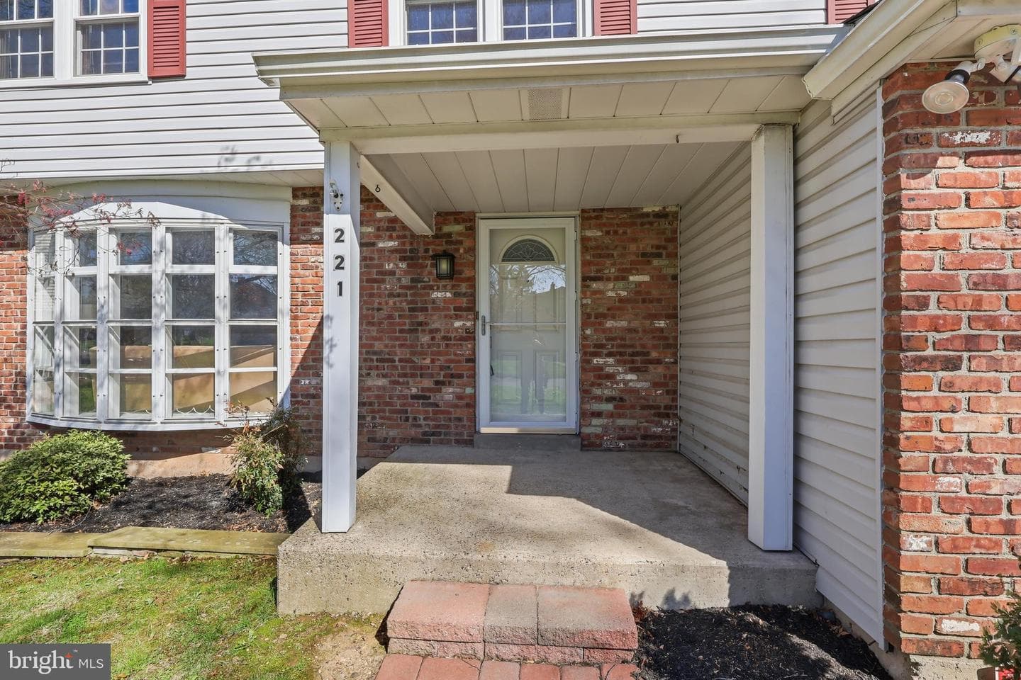 221 Valley Drive photo 3