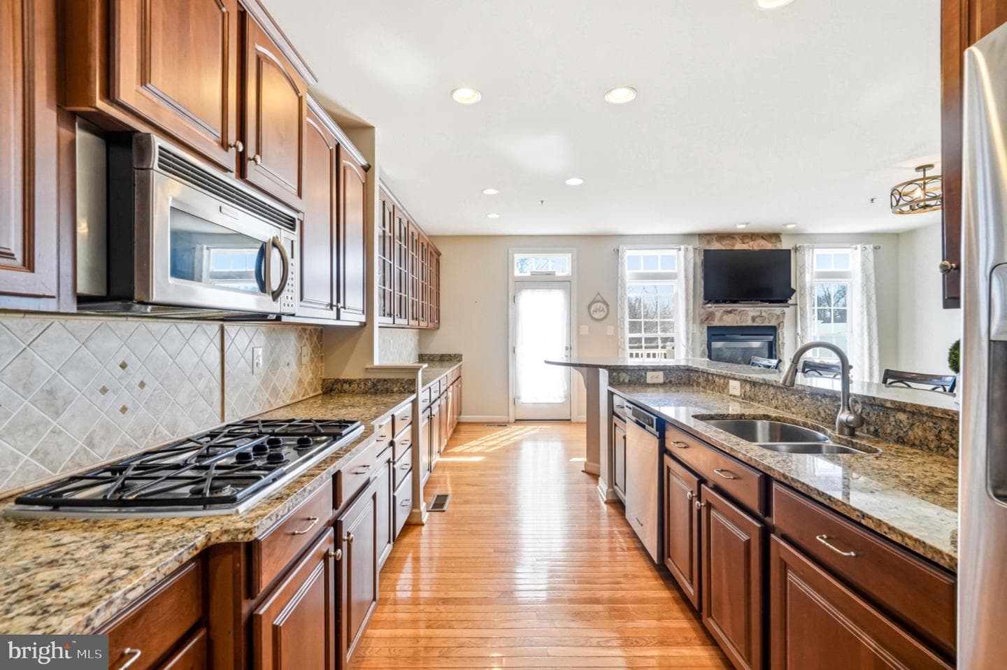 331 Village Way photo 24