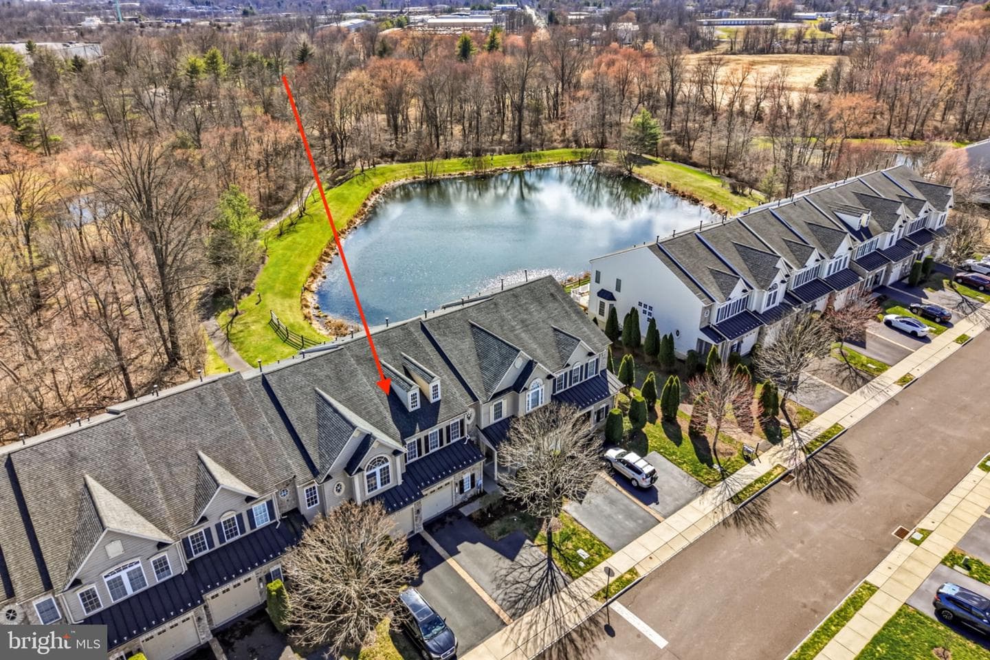 331 Village Way photo 4