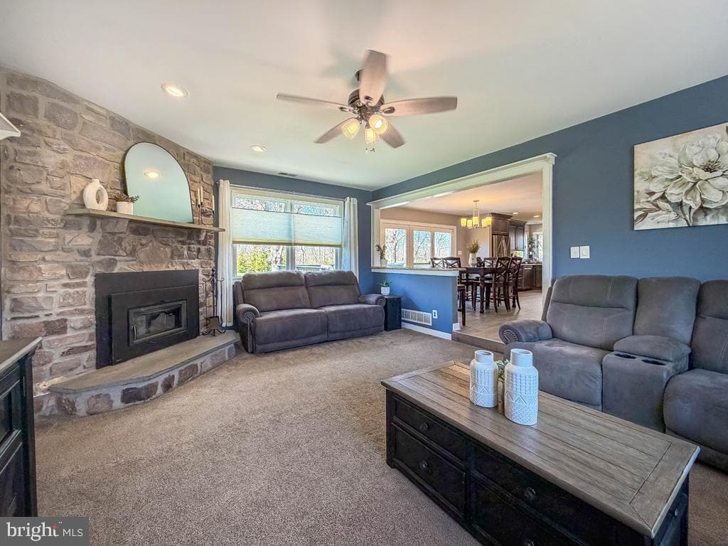 35 Matthew Circle photo 15