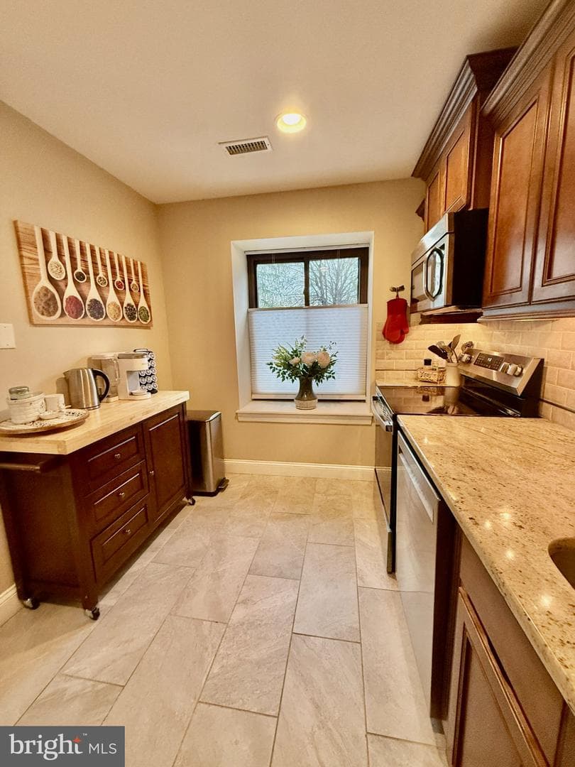 102 Windham Court photo 11
