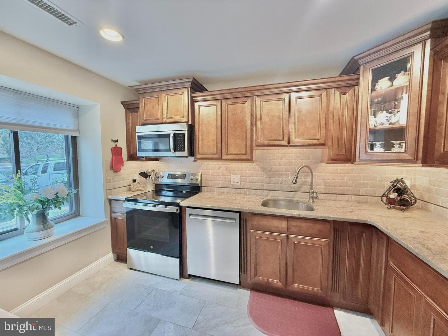 102 Windham Court photo 7