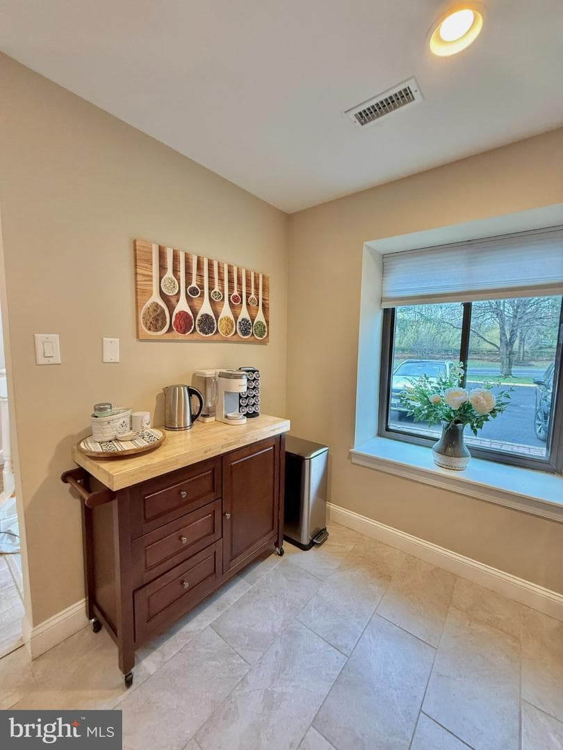 102 Windham Court photo 9