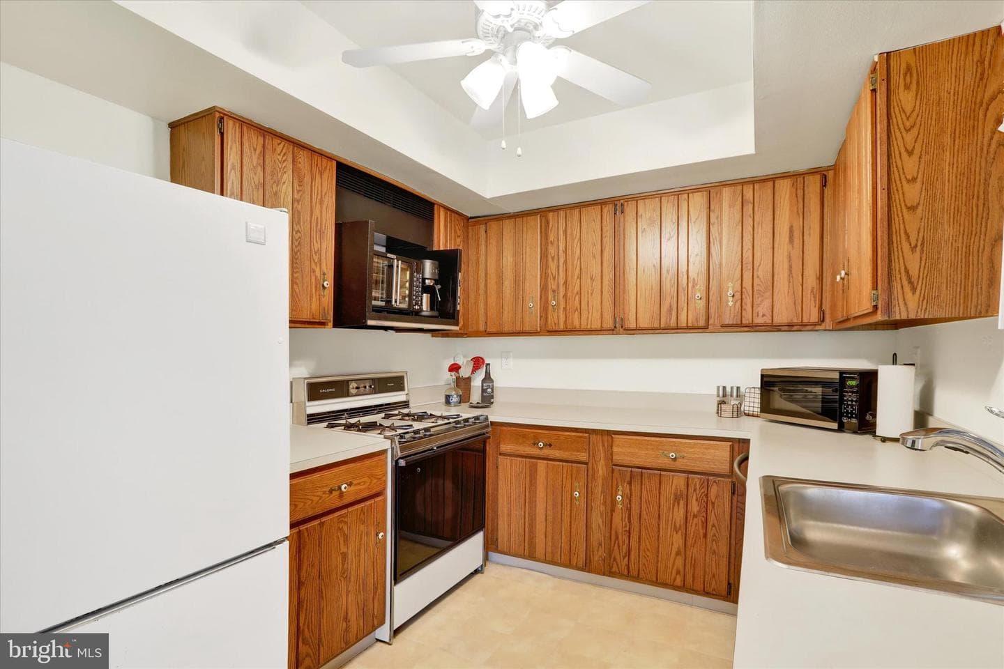 1576 Applewood Circle photo 13