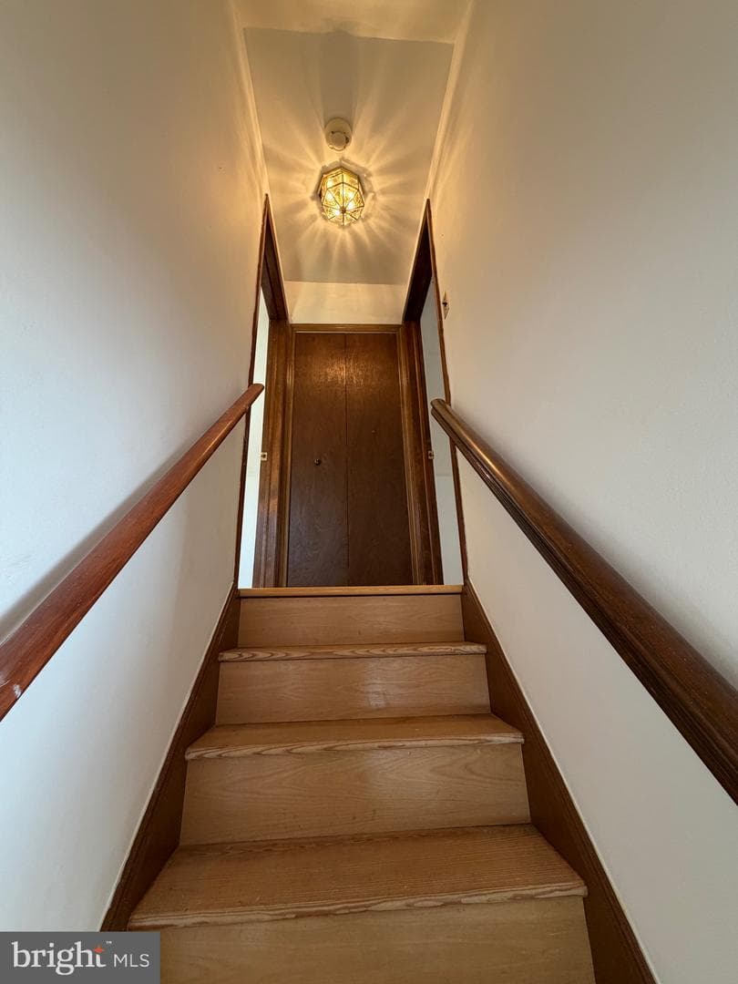 10 Bowling Green Avenue photo 17