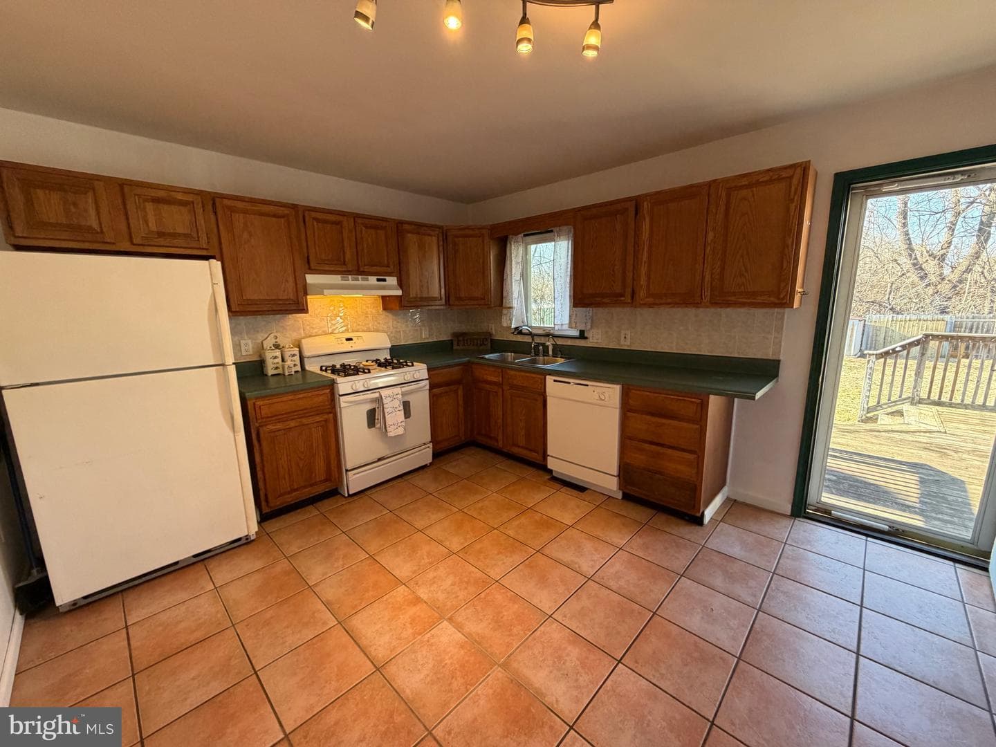 10 Bowling Green Avenue photo 8
