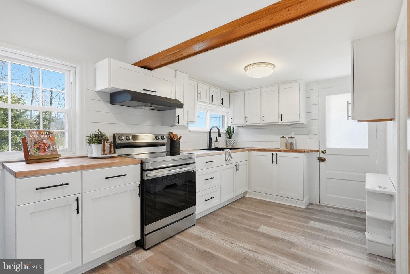 292 Walter Road photo 15