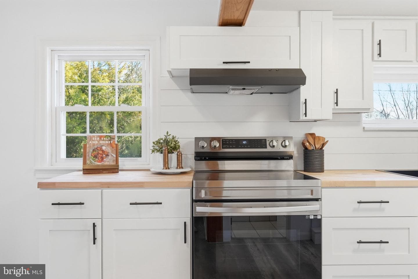 292 Walter Road photo 18