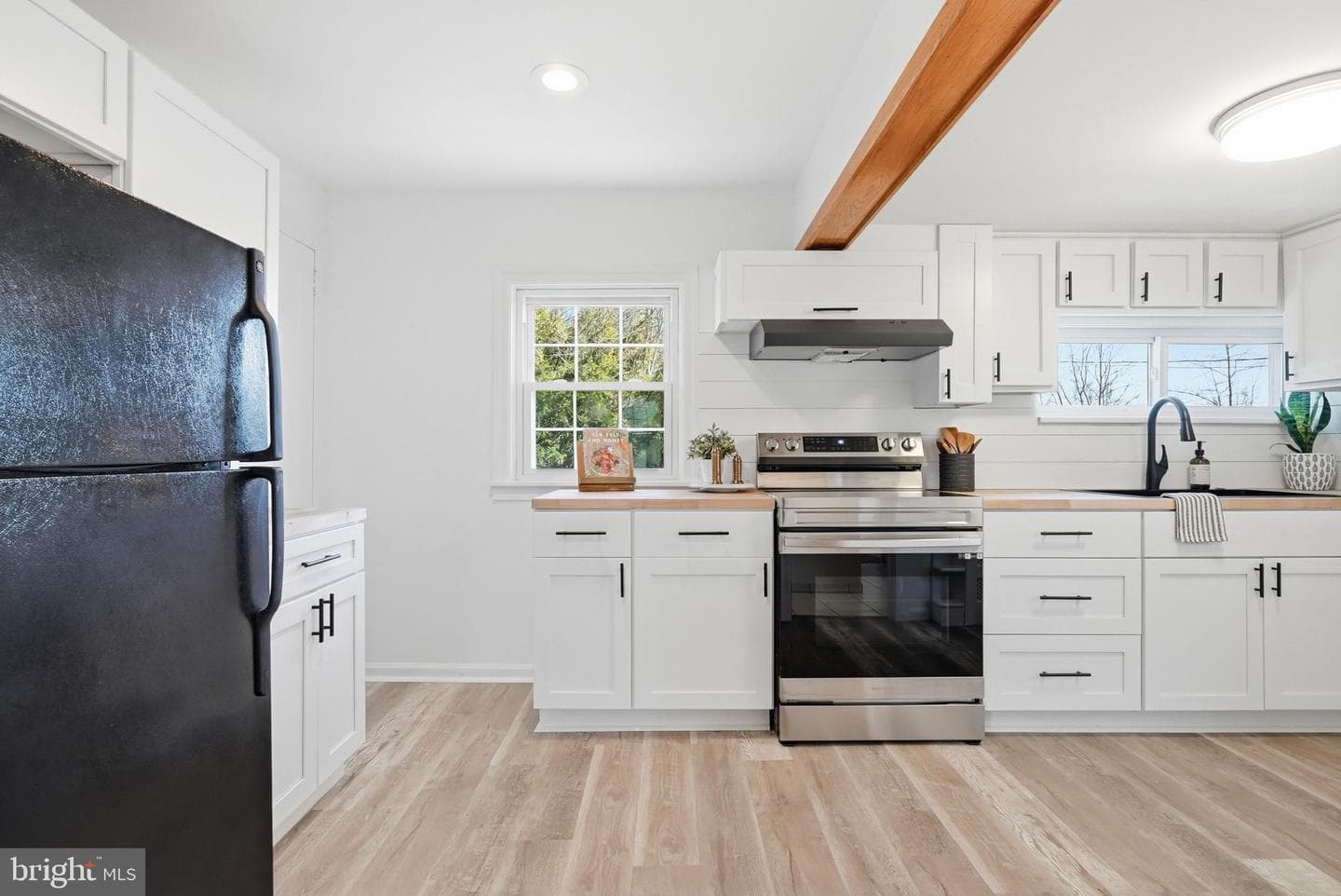 292 Walter Road photo 19