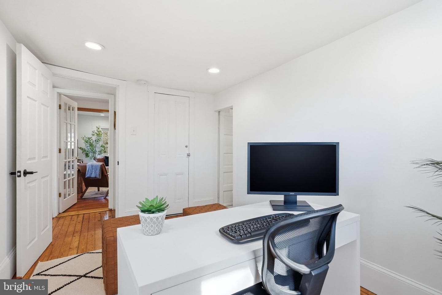 292 Walter Road photo 25