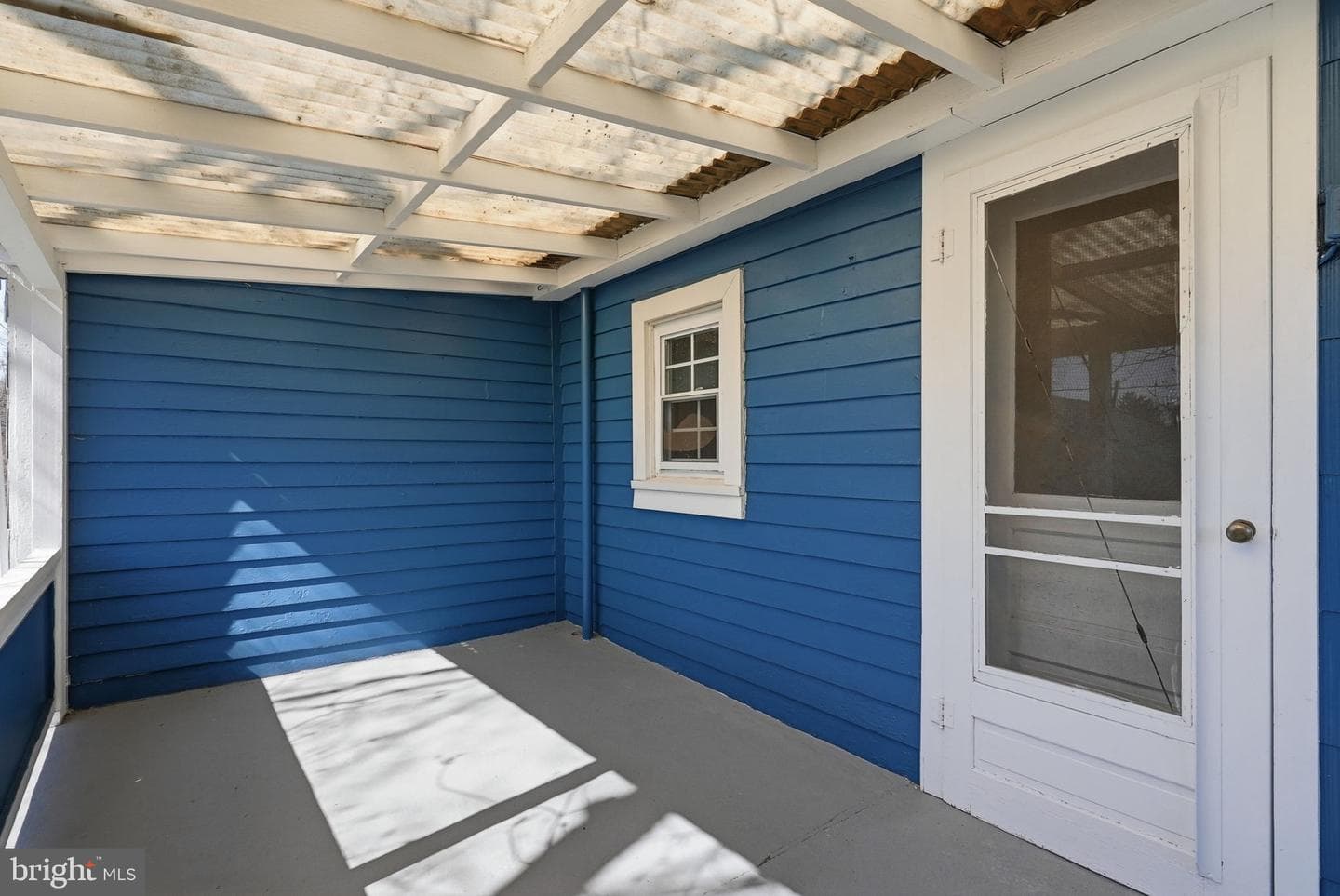 292 Walter Road photo 33