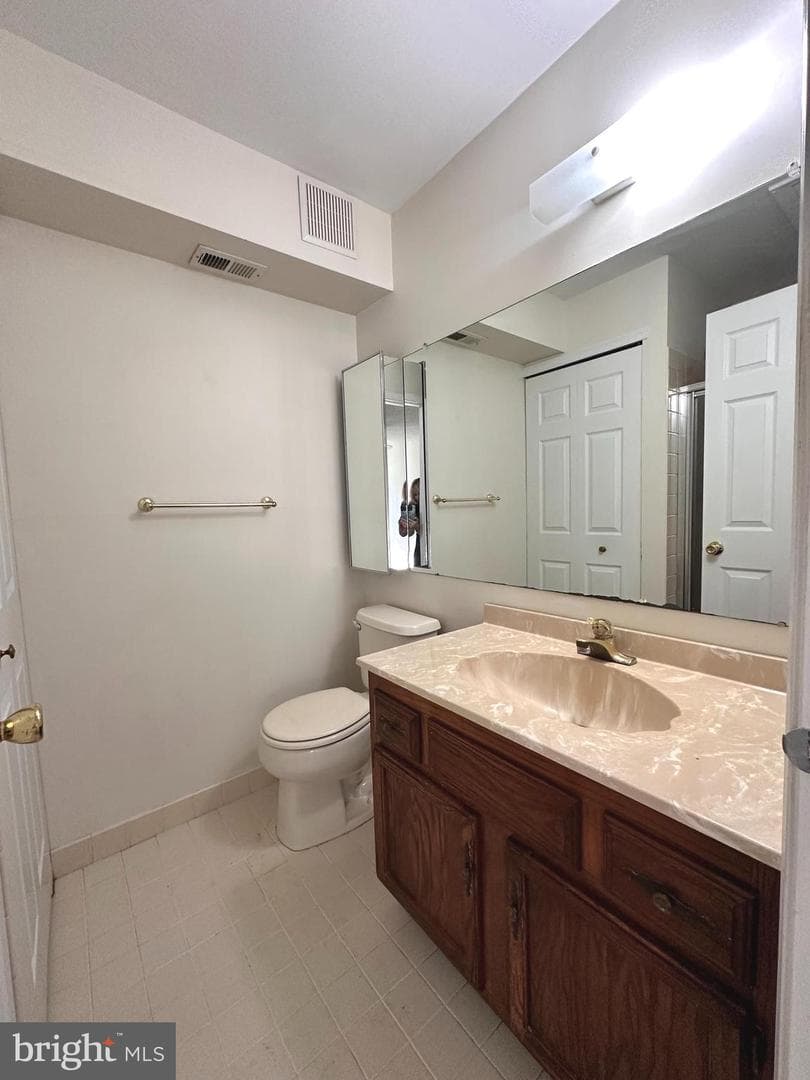 806 Barry Court photo 12