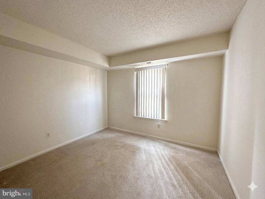 806 Barry Court photo 15