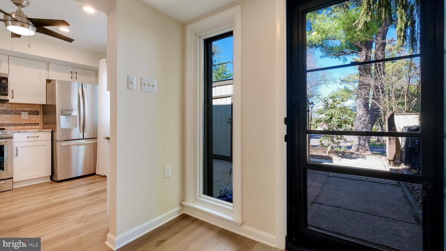 11 Eden Roc Street photo 10