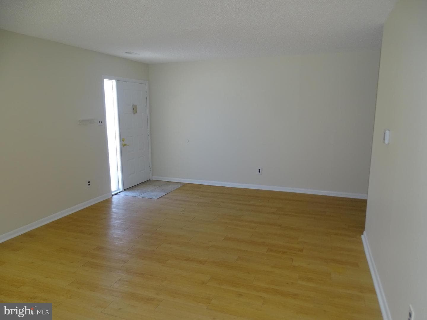 4902 Oxford Court photo 3