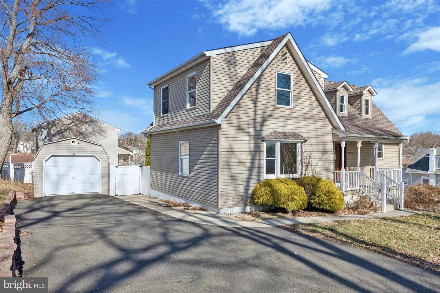 4358 Spruce Avenue photo 2