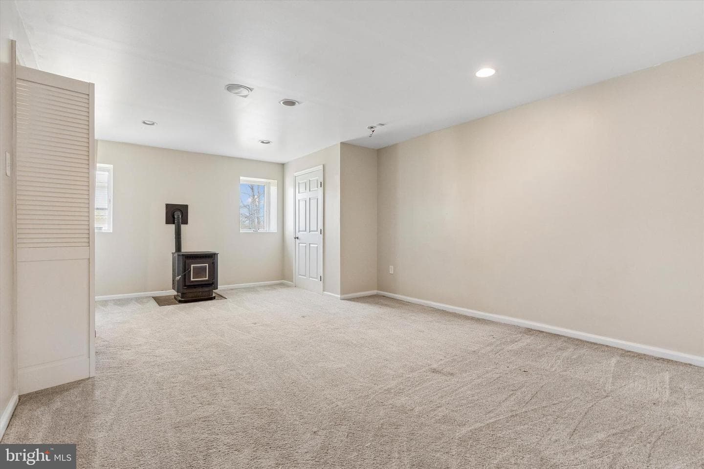 4358 Spruce Avenue photo 32