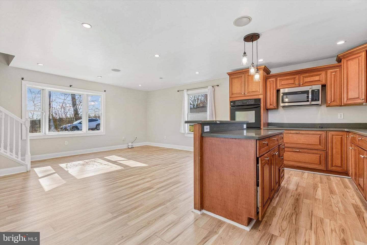 4358 Spruce Avenue photo 4