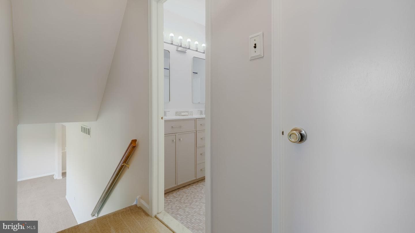 49 Surrey Drive photo 16