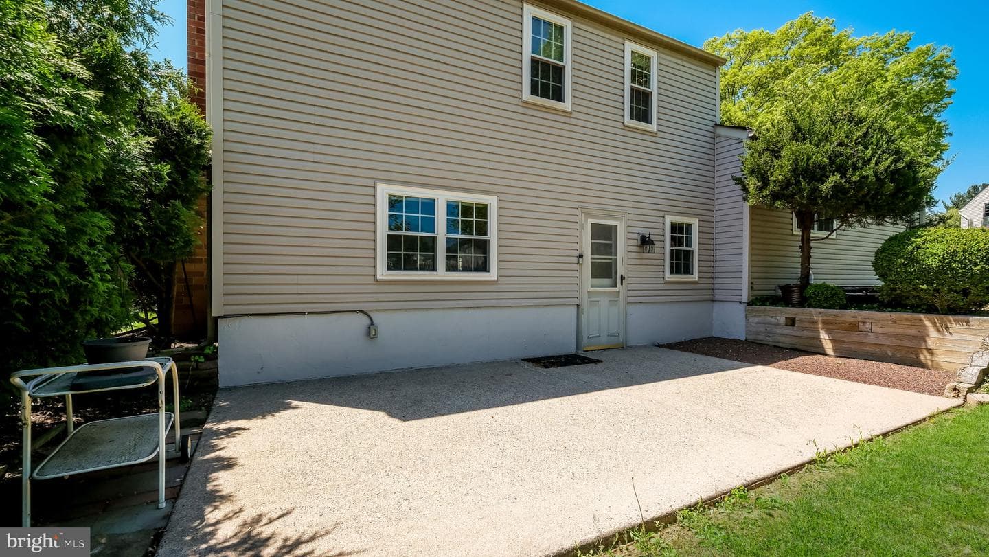 49 Surrey Drive photo 26